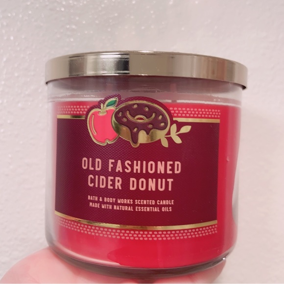 Bath and Body Works Old Fashioned Cider Donut candle - Picture 6 of 8